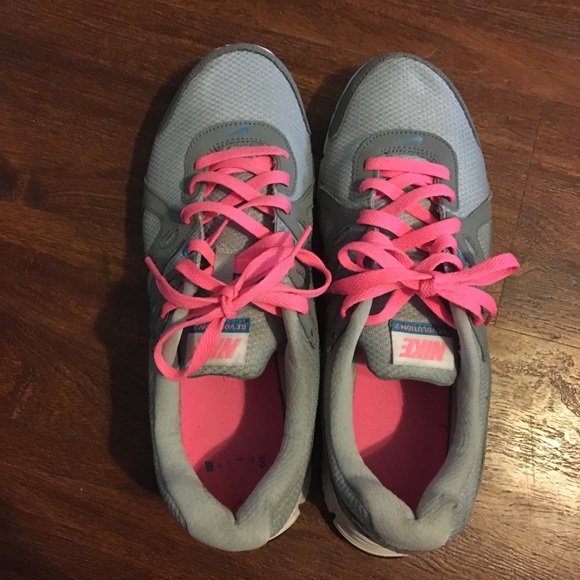 Nike Air Revolution 2 - Picture 4 of 8